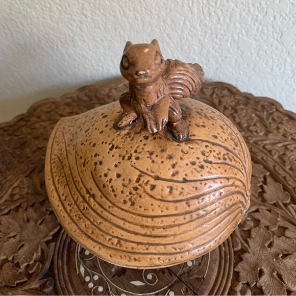 Vintage Kay Kinney Signed MCM Ceramic Squirrel And Almond Candy Dish with Lid - Picture 12 of 12